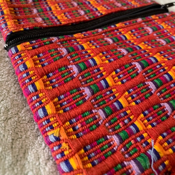 Hand Made/woven purse - Picture 4 of 9